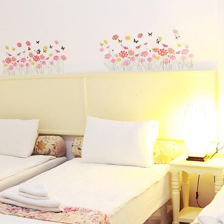 The Nimman13 Guesthouse Chiang Mai Exterior photo